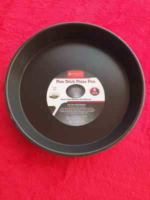 9" Non-Stick Pizza Pans (Pack of 10)